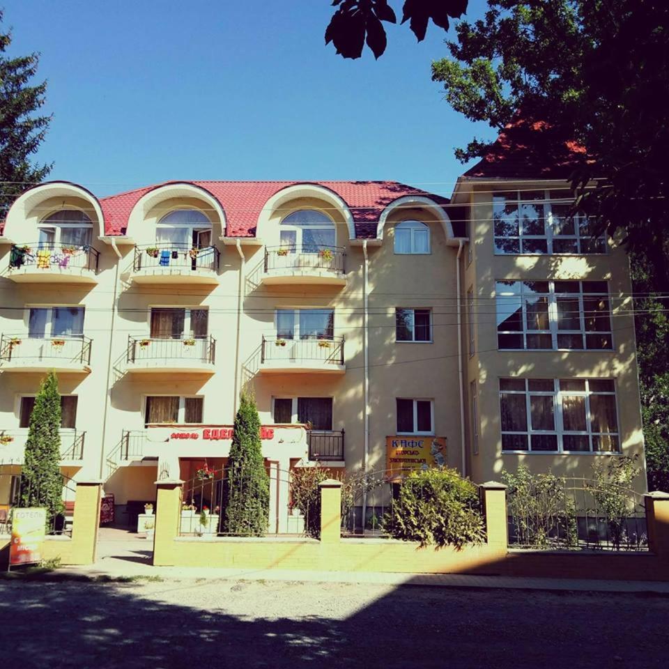 Shaian Edelweis Hotel Buitenkant foto